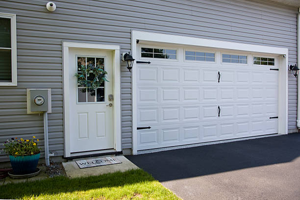 24/7 Emergency Garage Door Panel Replacement experts in Frankfort, IN